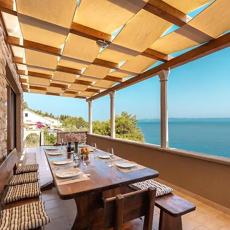 Villa Seafront Endless View Blato (Korcula)