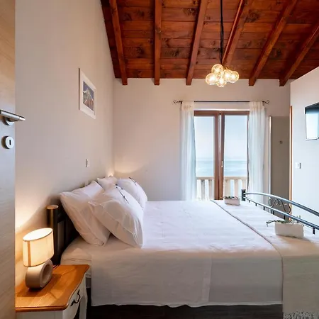 Seafront Endless View Villa